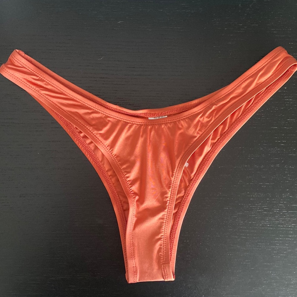 NWT: RIS-K high cut super cheeky